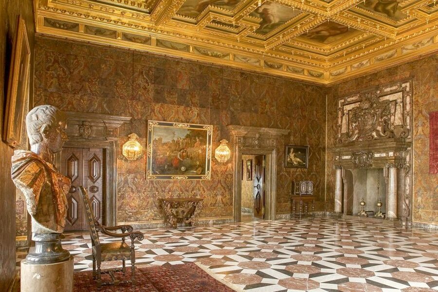 Skip-the-Line Wawel Castle Chambers Private Tour - Who will enjoy this tour most