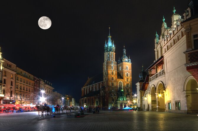 Small-group Rynek Underground Museum Guided Tour in Krakow - The museum’s sounds, projections, and archaeological remains