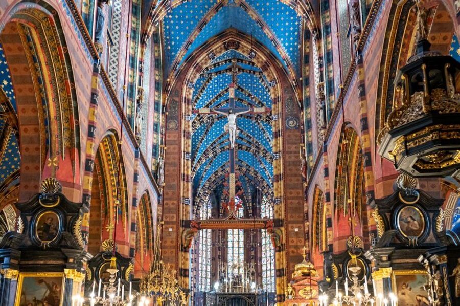 St. Mary's Basilica and more - a short walk with a guide - Why St. Mary’s Basilica deserves the first look