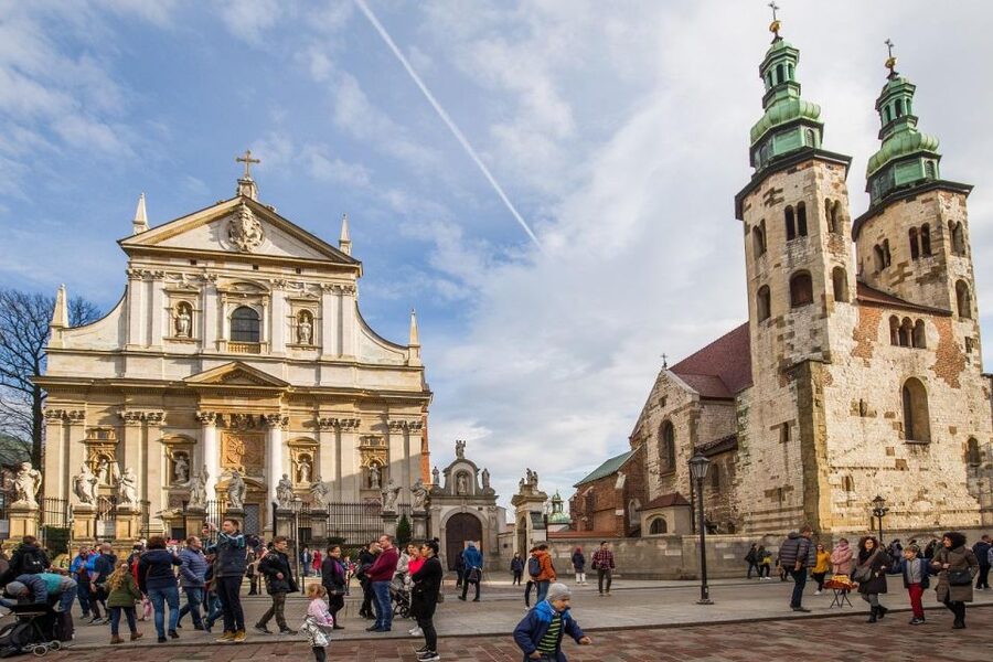 St. Mary's Basilica and more - a short walk with a guide - A close look at Renaissance Cloth Hall
