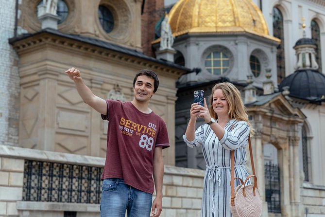 The Heart of Krakow: Old Town & Wawel Castle Private Tour - What the private format changes