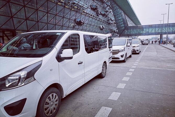 Transfer Krakow Balice Airport - Krakow City - Why the meet-and-greet service matters