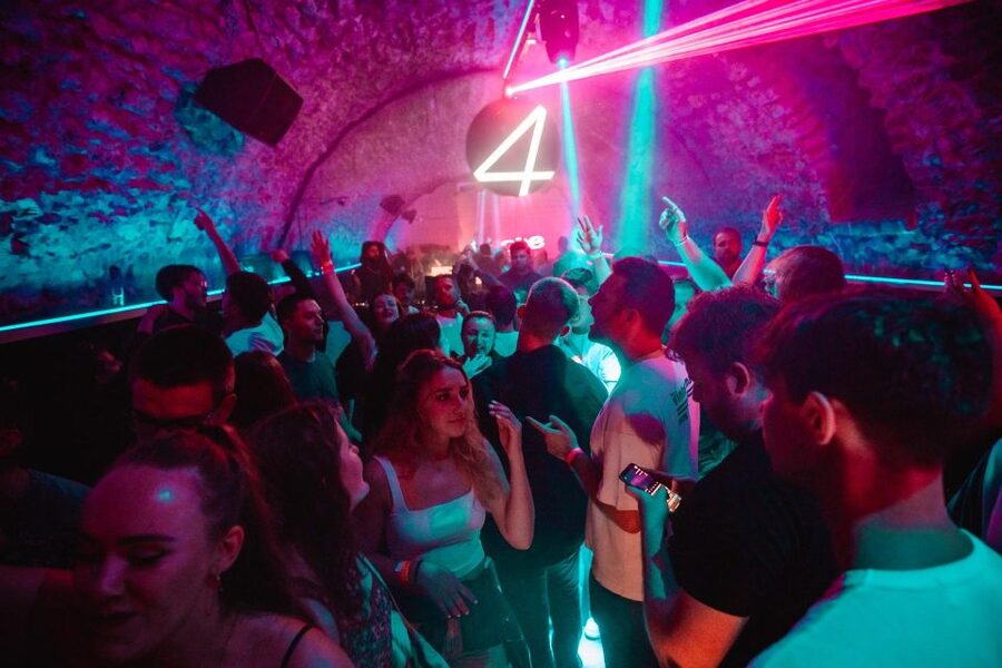 VIP Club Entry and Booth Booking - Key points to know before booking
