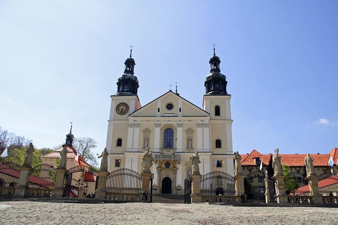 Wadowice and Sanctuary of Divine Mercy Private Tour from Krakow - Entering the Wadowice basilica