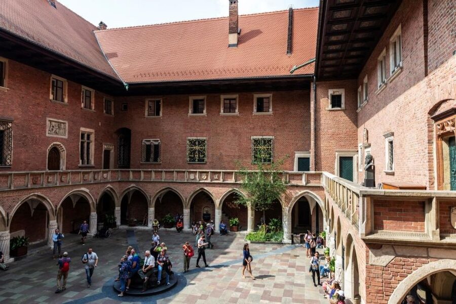 Wawel Castle, Cathedral, Old Town and St. Mary's Basilica - What the $87 price really buys you