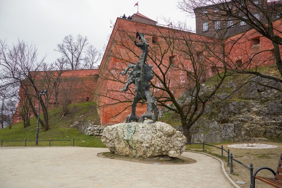 Wawel Castle & Cathedral Skip the Line Small Group Tour - Beginning at the John Paul II Monument