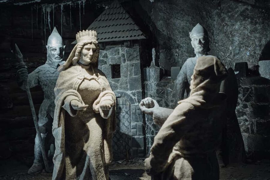 Wieliczka Salt Mine: Guided Tour Fast-Track Ticket - The first 400 steps underground