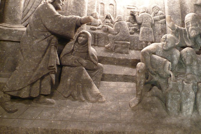 Wieliczka Salt Mine Guided Tour from Krakow with pick-up from Selected Hotels - Group Size, Guides, and Hearing the Commentary