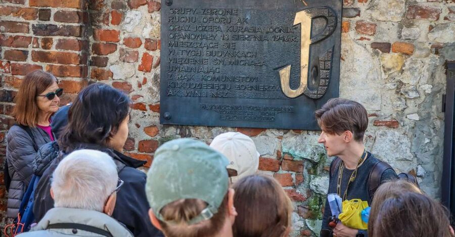 World War II in Krakow Walking Tour in English - Krakow’s wartime scars begin near Wawel Hill
