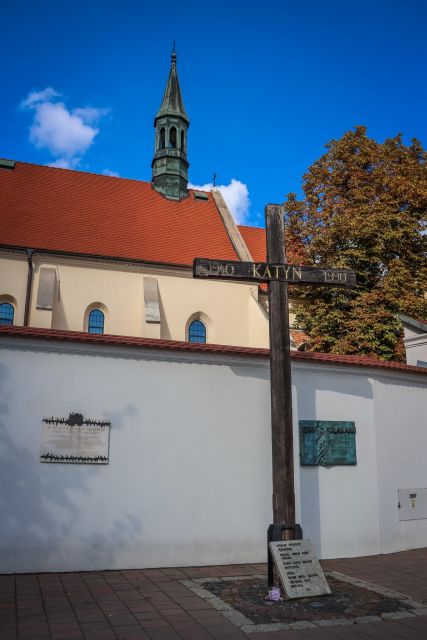 World War II in Krakow Walking Tour in English - Park Krakowski bomb shelters and civilian survival