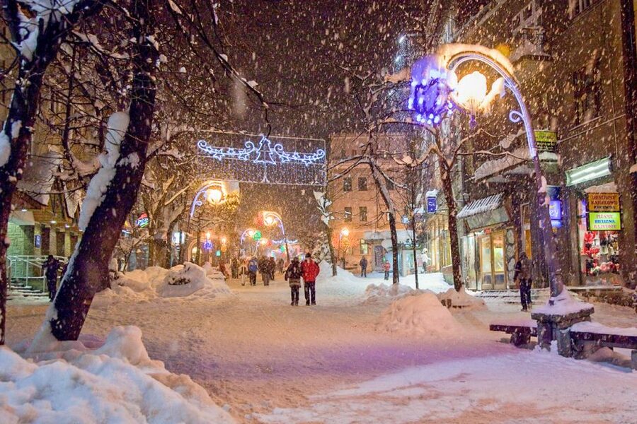 Zakopane and Chocholow Thermal Baths Tour from Krakow - Best seasons for this Zakopane outing