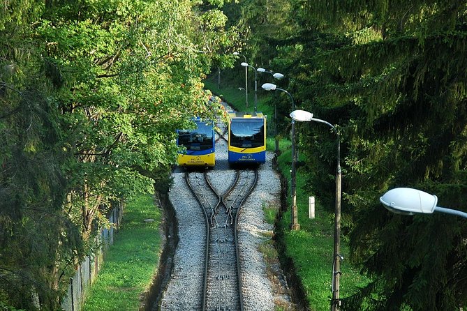 Zakopane Guied Tour: Cable Car, Local Spirits & Thermal Baths - Krupówki Street and your lunch hour