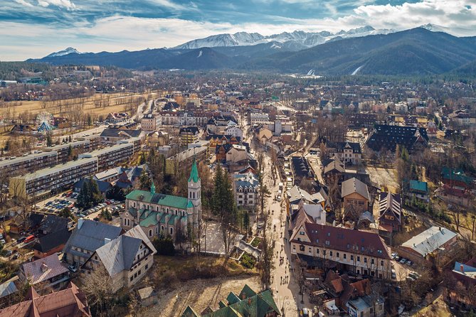 Zakopane Tour from Krakow with Transfers and Lunch Option - The drive south and the Chocholow stop